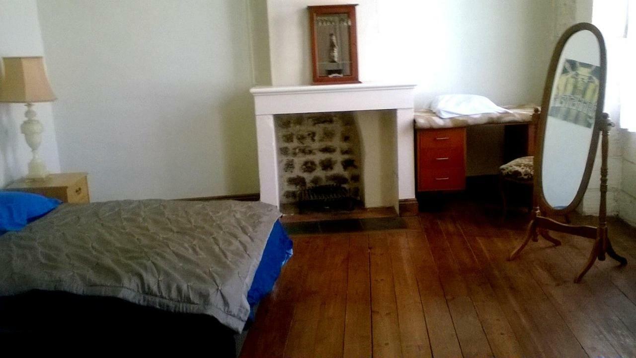 La Maison De L'Aubepin Saint-Savinien Luaran gambar
